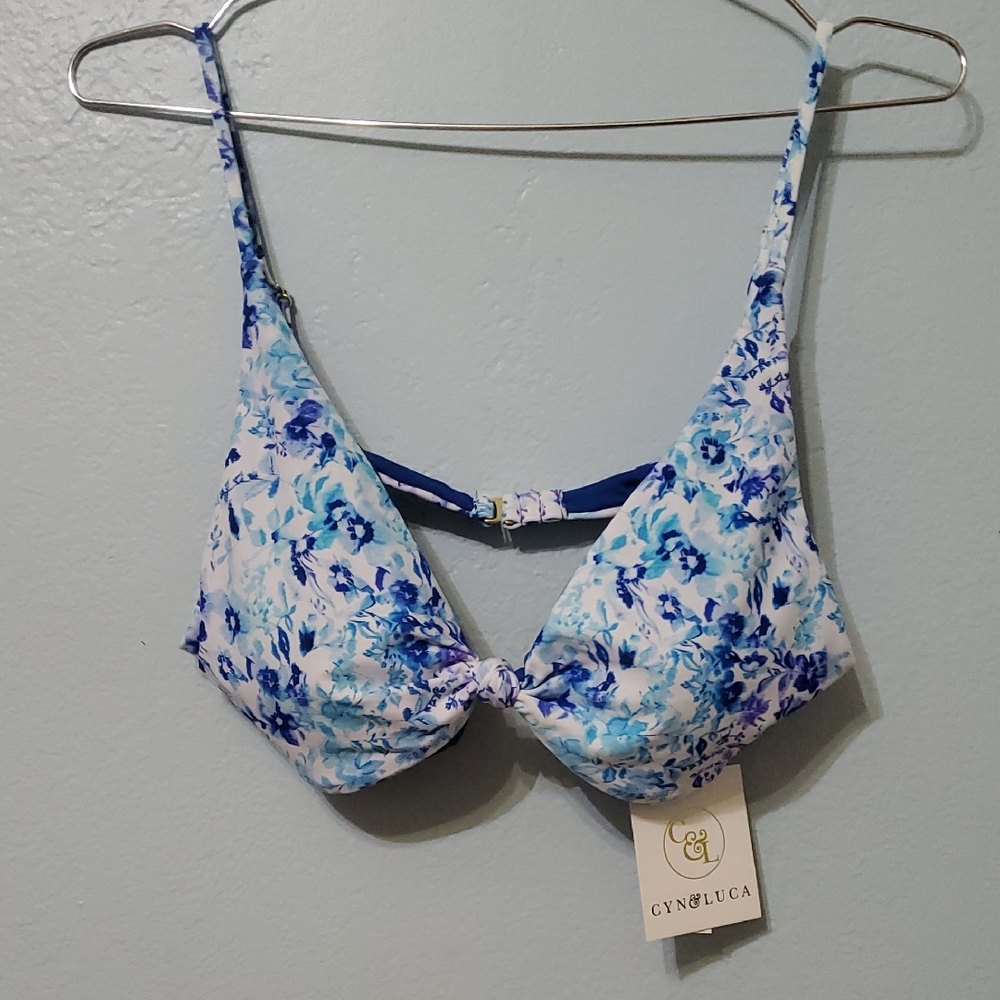 Cyn & Luca Blue Floral Bikini Top